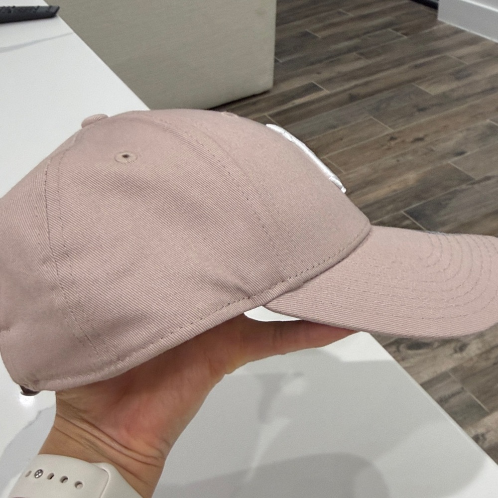 New Era Women's Cap - Picture 3 of 6